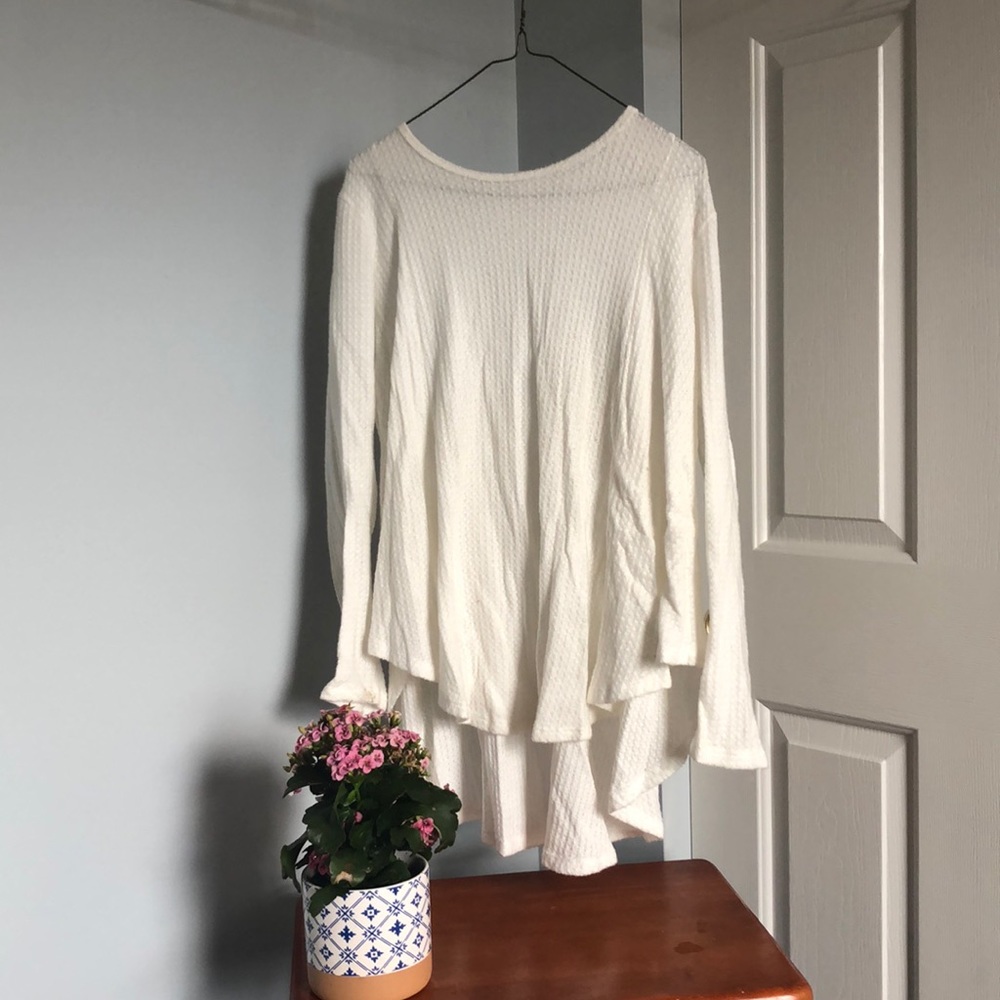Cherish // oversized sweater in white